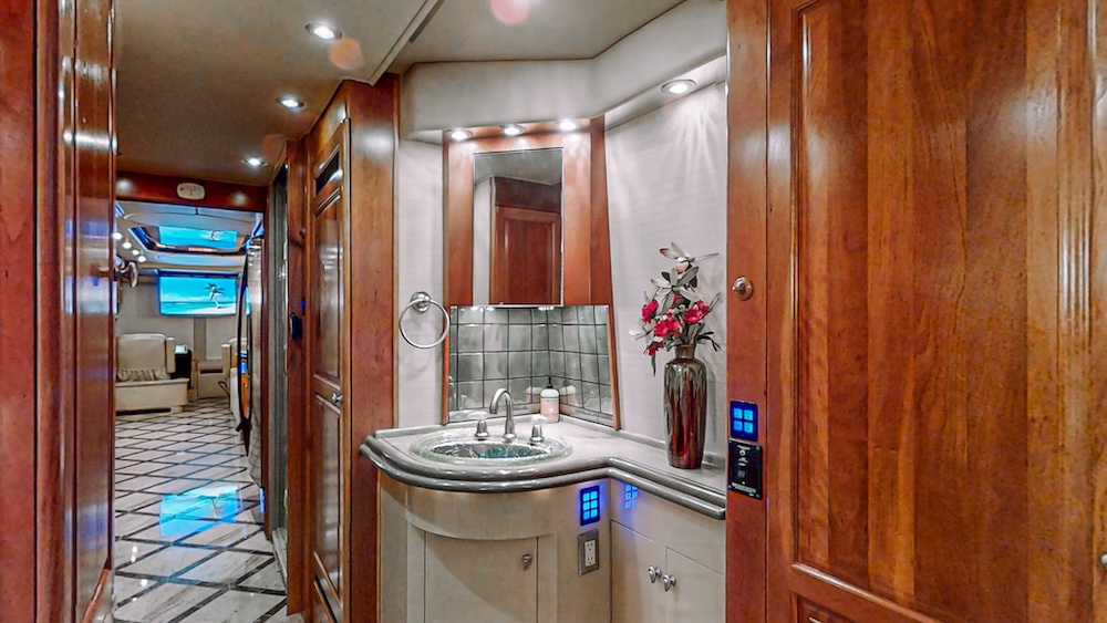 2006 Prevost Royale XLII For Sale